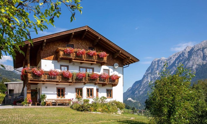 Werfen Apartment | Exceptional Unterschwabegghof: Pet Friendly & Family Ready