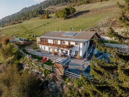 Lasa House | Exceptional Untertelshof: Pet & Child Friendly Escape