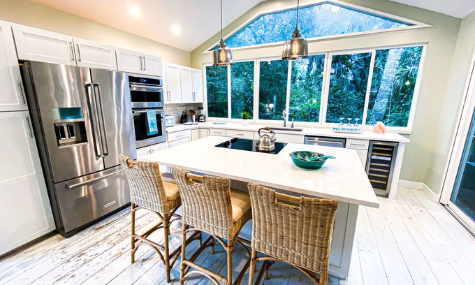 Summerplace House | Experience Nature at Our Dog-Friendly Beach Retreat!