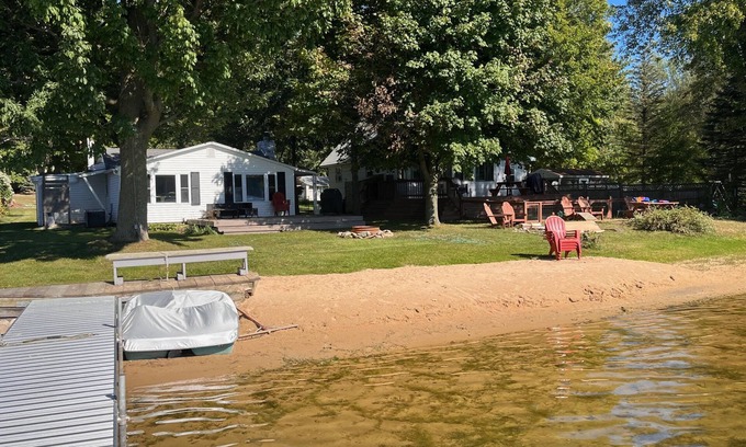 Gobles Cottage | Experience Fischer's Getaway: Lakefront Bliss Awaits!
