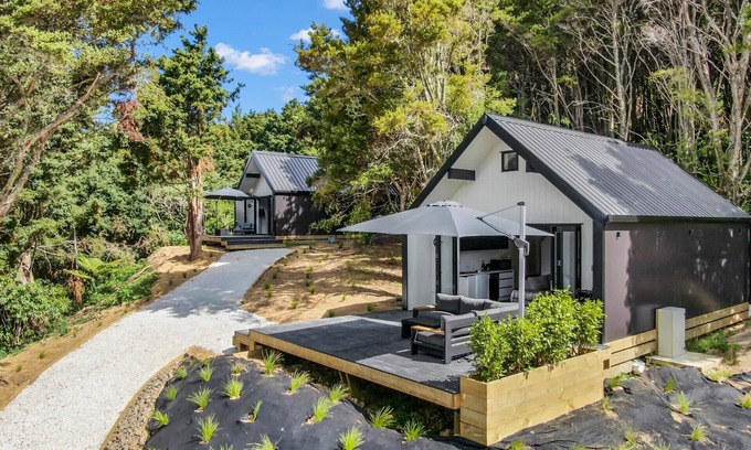 Mangawhai Villa | Indulge in Elegance: Unforgettable Oceanfront Group Retreat