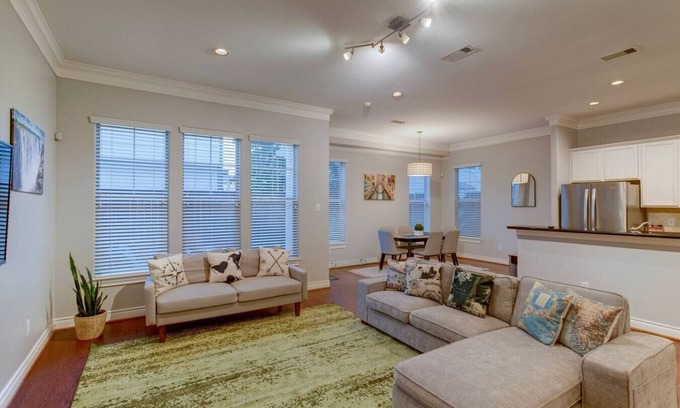 Lazybrook/Timbergrove House | Unwind in this cozy central home