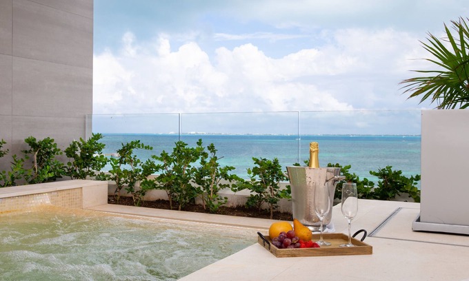 Cancun Resort | Discover Tropical Bliss in 3-Bedroom Oceanfront Retreat