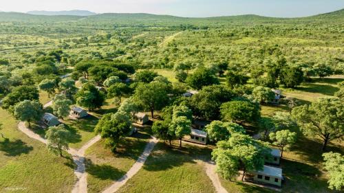 Nkomazi Cabin | Unyati Safari Lodge: Oceanfront Oasis with Pool & Dining