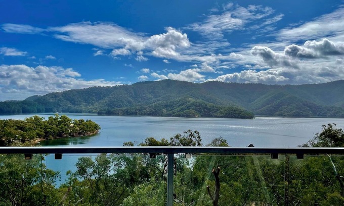 Taylor Bay House | Up the Top in Taylor Bay, Lake Eildon