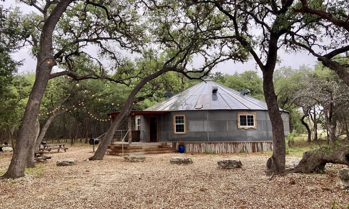 Leakey Cabin | Exceptional Upcycled Grain Bin Cabin: Pet-Friendly Retreat