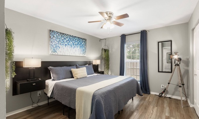 Northeast Pensacola House | Dog-Friendly Escape with Fenced Yard and Top Ratings