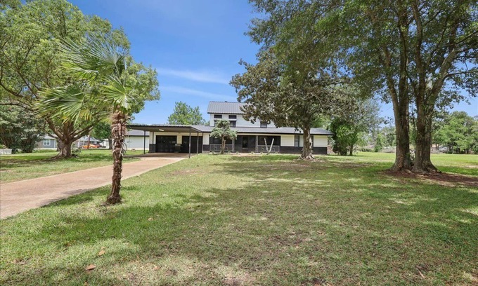 Bridge City House | Updated 5 bedroom home in Bridge City