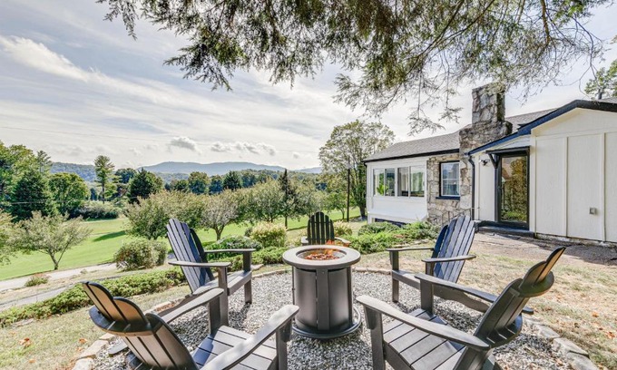 Waynesville House | Modern Waynesville Cottage with Fire Pit - Family Friendly Stay