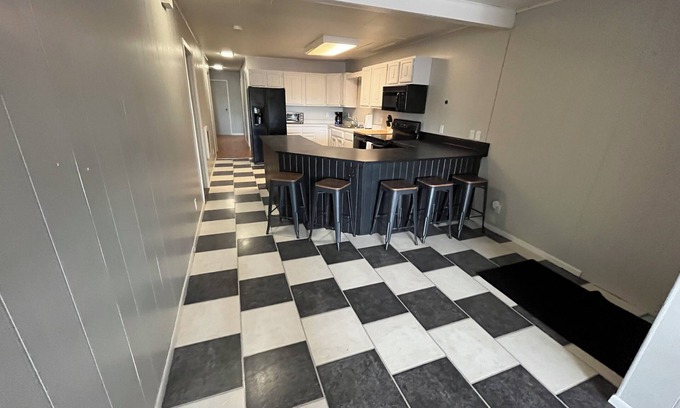 Miller Apartment | Prime Location Apartment on Main Street with Great Amenities