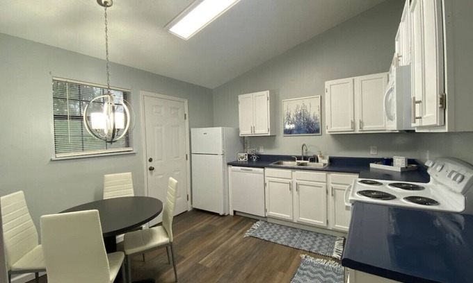 La Follette Apartment | Convenient Apt Near Norris Lake with ATV Trails Adventure