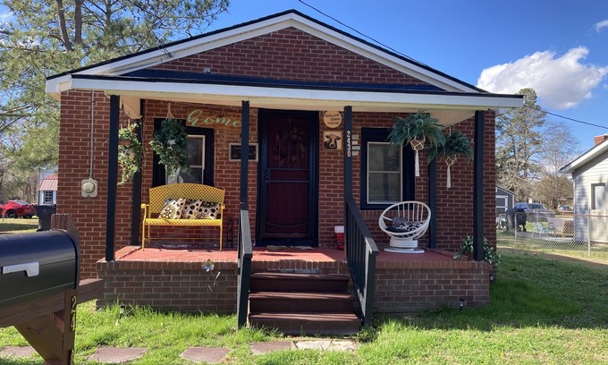 Winterville House | Inviting Bungalow with Screened Porch and Hot Tub Retreat