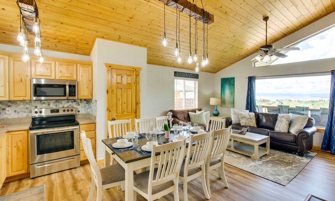 Fish Haven Cabin | Scenic Updated Cabin with Spa & Hot Tub Near Bear Lake