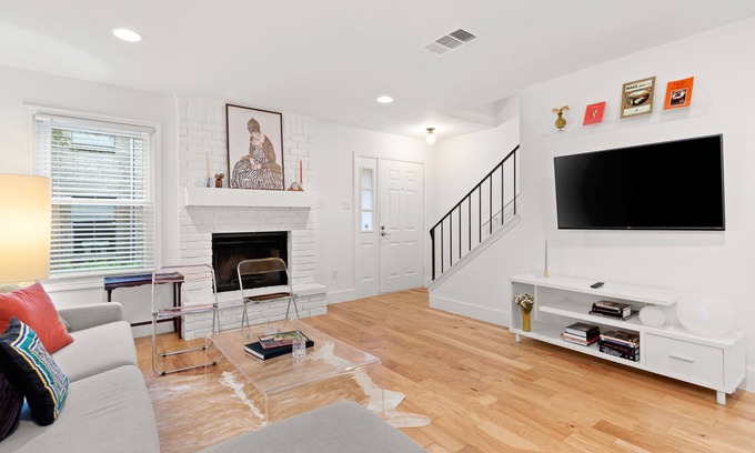 South Manchaca Condo | Updated Condo in S Austin: Parking, Laundry & Family-Friendly