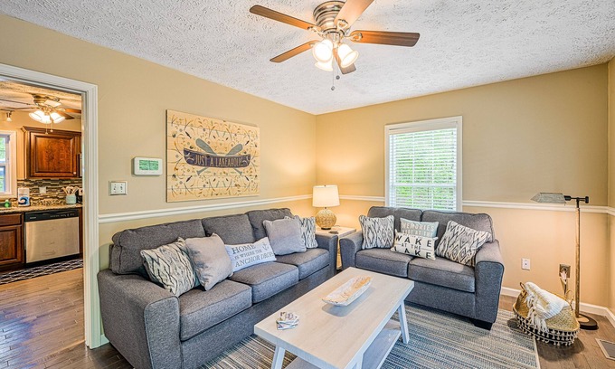 Louisa House | Dog-Friendly Retreat with Waterfront Access & Firepit