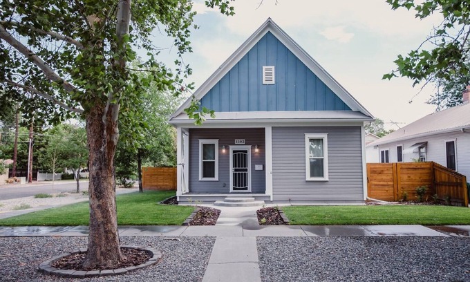 Grand Junction House | Seaside Downtown Bungalow with Ocean Views & Breakfast