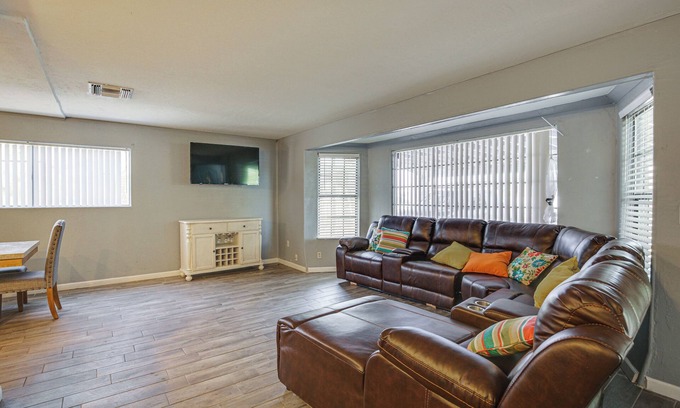 El Centro House | Inviting El Centro Home with Private Patio & Spa Amenities