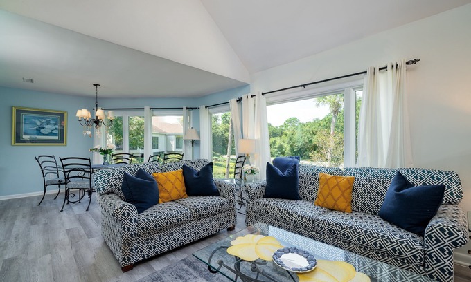 Spinnaker Beachhouses House | Family-Friendly Spinnaker: Steps from Pelican Beach & Pools