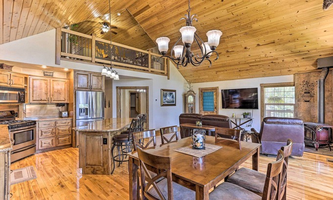 Garden Valley Cabin | Inviting Garden Valley Home with Fire Pit & Game Room
