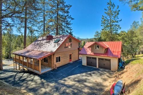 Groveland House | Inviting Groveland Cabin with Wraparound Deck & Family Amenities