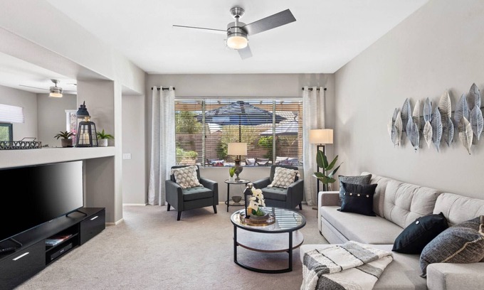 Desert Palms House | Exclusive Fall Sale: Enjoy 10% Off and Family-Friendly Amenities