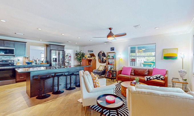 East Naples House | Cozy Beach Retreat with Yard, Firepit & Home Office