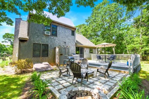 North Eastham House | Inviting Home on Bayside of Eastham - Pet Friendly Stay!