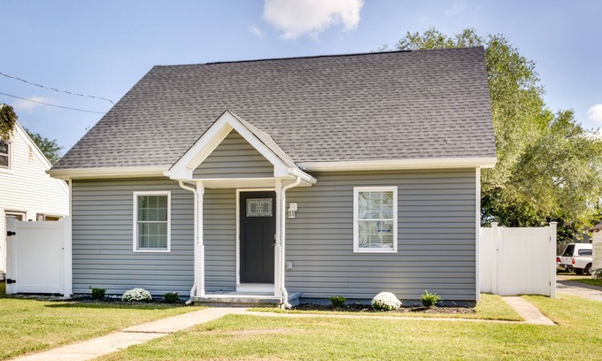 Salisbury House | Convenient Retreat - Steps from Salisbury University!