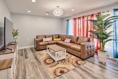 Palmyra House | Modern Home with Pool Table Near Hershey Attractions