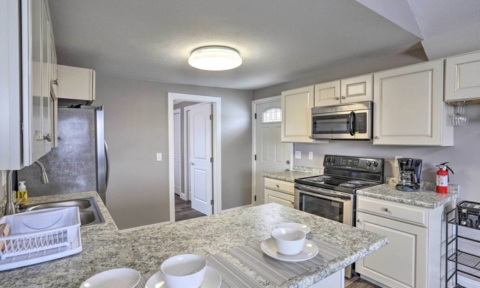 Lorain Apartment | Inviting Lake Erie Retreat Just 30 Min from Cedar Point