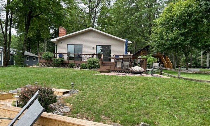 Gladwin House | Premier Lakefront House in Gladwin - Guest Rated 10/10