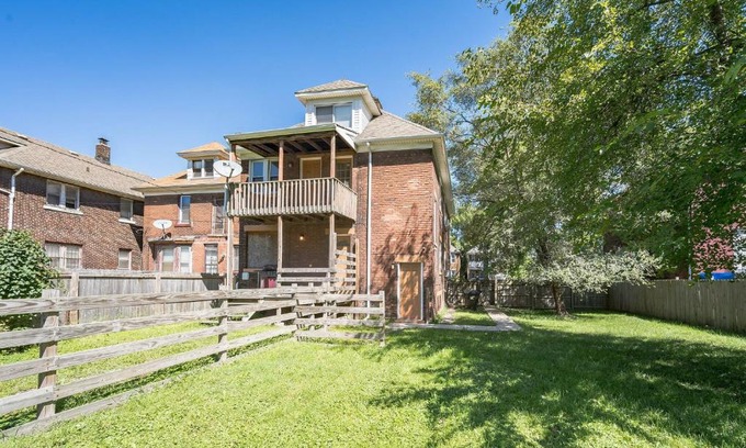 Mexicantown - Southwest Detroit Apartment | Modern Loft Near Downtown Detroit with Family-Friendly Amenities