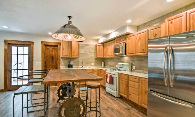 Salina Apartment | Ideal Getaway: Updated Main St Apt Near Fishlake & Capitol Reef