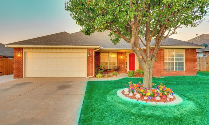 Oklahoma City Cottage | Modern Oklahoma City Retreat - Pet & Child Friendly!