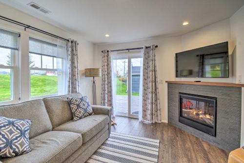 Retsil House | Charming Port Orchard Home Steps from the Waterfront