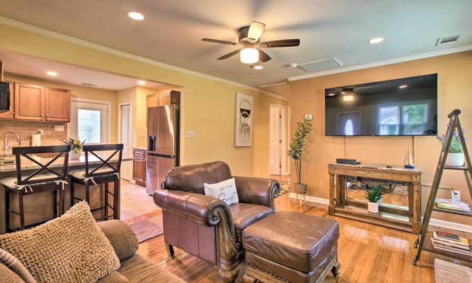 Savannah House | Idyllic Savannah Retreat with Spa and Family-Friendly Amenities