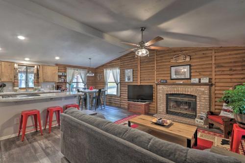 Strawberry House | Family-Friendly Strawberry Cabin with 2 Private Decks