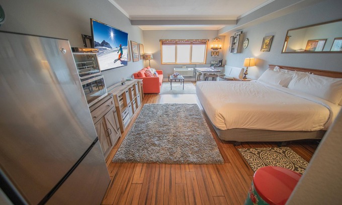 Mountain House Condo | Renovated Studio Near River Run with Pool & Spa Access!