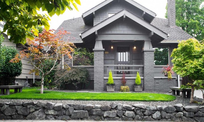 North End House | Pet-Friendly Tacoma Home with Patio near Downtown