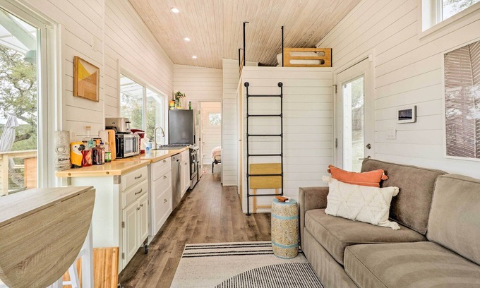 Lakehurst House | Discover a Cozy Texas Tiny Home Near Lake Travis