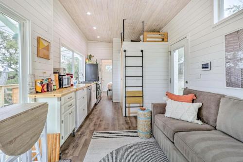 Lakehurst House | Cozy Texas Tiny Home on Lake Travis with Pool & Ocean Views