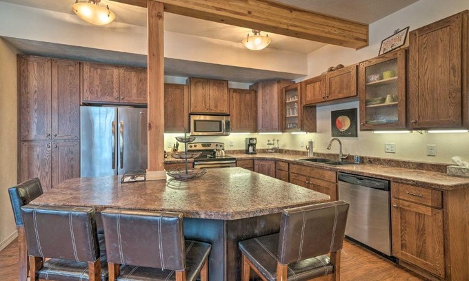 Red Lodge House | Modern Townhome with Hot Tub - Steps from Downtown Fun!