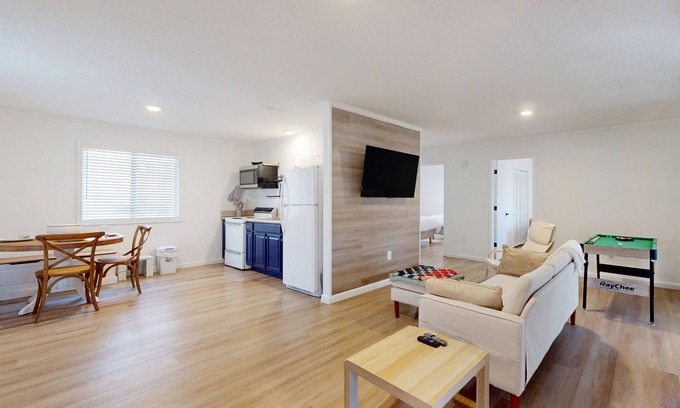 Murphy Cabin | Inviting Tree-Lined Cabin with Mountain View & Screened Deck
