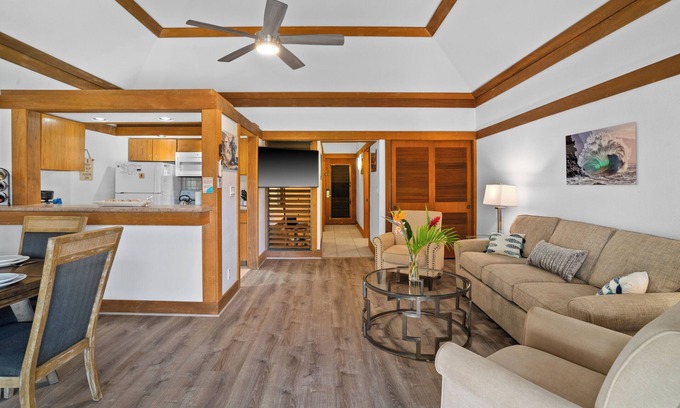 Poipu Hotel | Serene Unit #444: Cool Comfort Steps from Po'ipu Beach