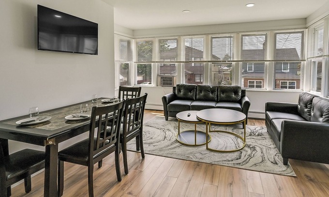Bryn Mawr House | Updated Yonkers Vacation Rental with Balcony!