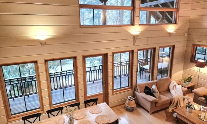 Tahkovuori Villa | Discover Upea Alppitalo Tahkolla: Family-Friendly Retreat