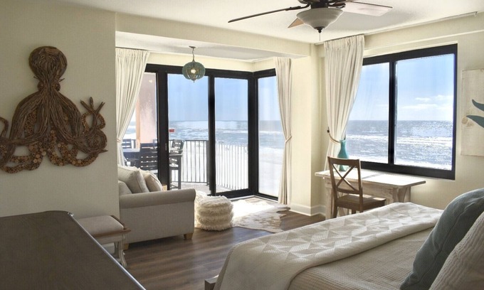 Orange Beach East Condo | Guest Rated 10/10: Breathtaking Views Steps to Flora-Bama!