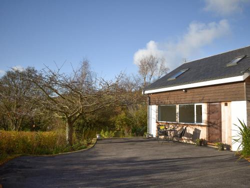 Littlehempston House | Discover Uphempston Farm House Annex: Family-Friendly Retreat