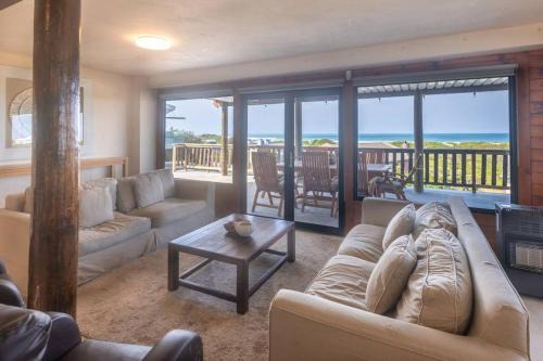 Cape Saint Francis Apartment | Elegant Sea View Apartment with Pet-Friendly Amenities