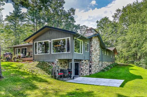 Manitowish Waters House | Pet-Friendly Retreat at Upper Gresham Lakehouse